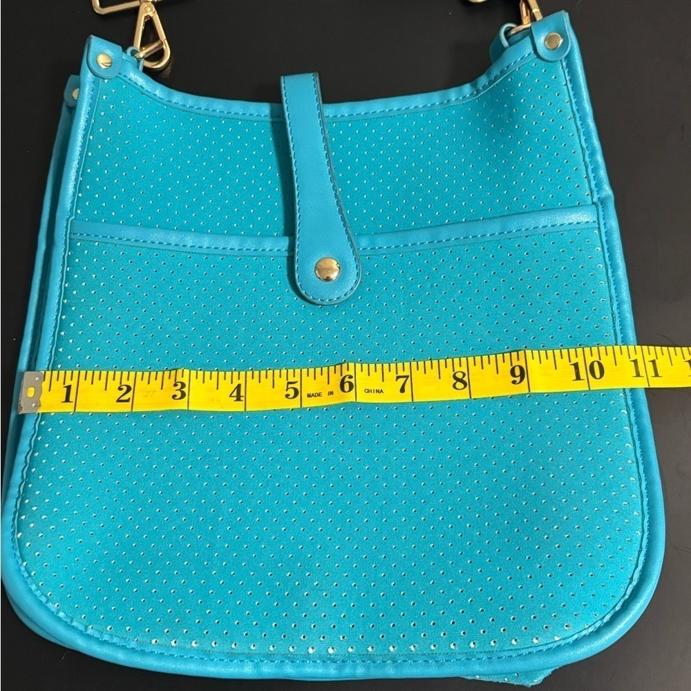 CROSSBODY, MESSENGER, Neoprene, Guitar Strap, Gold Hardware, Front Pocket. - Picture 2 of 6